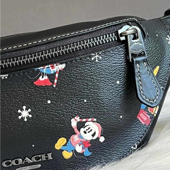 CL964 - Disney X Coach Warren Mini Belt Bag in Holiday Print - Picture 6 of 14